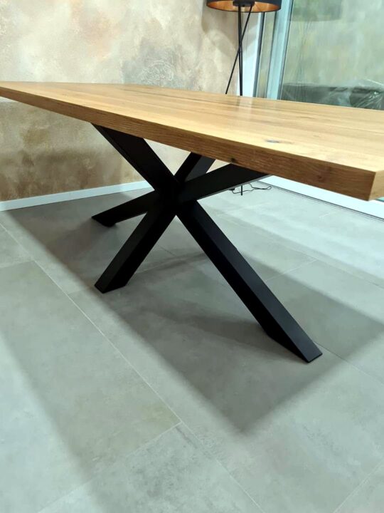 Stôl s podnožou do X